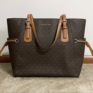 Michael Kors Voyager East/West Signature Tote